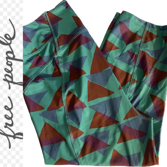 Free People Geometric Crop Leggings Size M 16” Inseam.